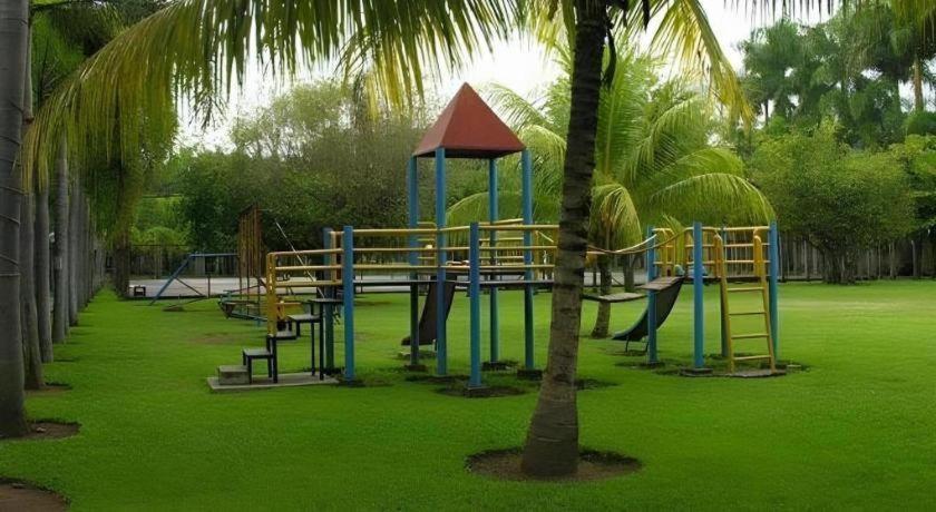 Augusta Pelabuhan Ratu Hotel Sukabumi Exterior photo