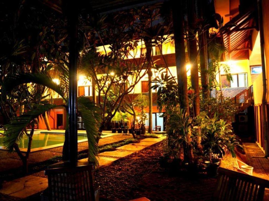 Augusta Pelabuhan Ratu Hotel Sukabumi Exterior photo