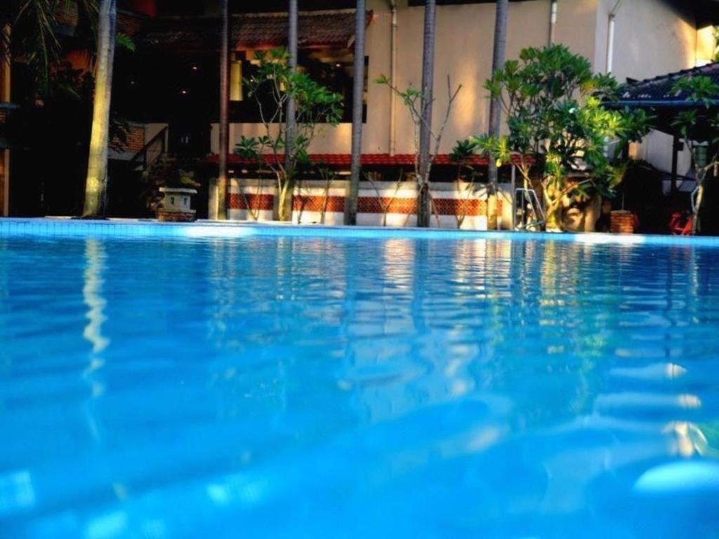 Augusta Pelabuhan Ratu Hotel Sukabumi Exterior photo